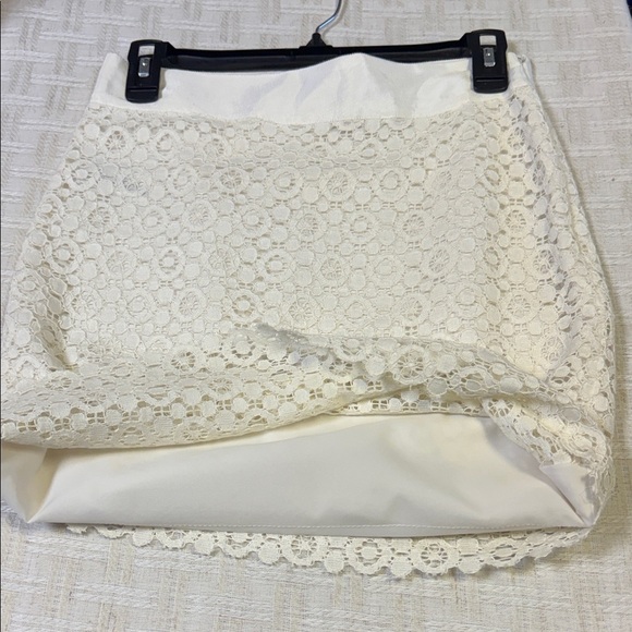 Forever 21 Cream Floral Crochet Pencil Skirt - Picture 3 of 3